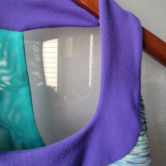 LULULEMON Size 4 Scoop Neck No Limits Tank Top Green Aqua/Blue/Purple, yellow - Picture 8 of 9
